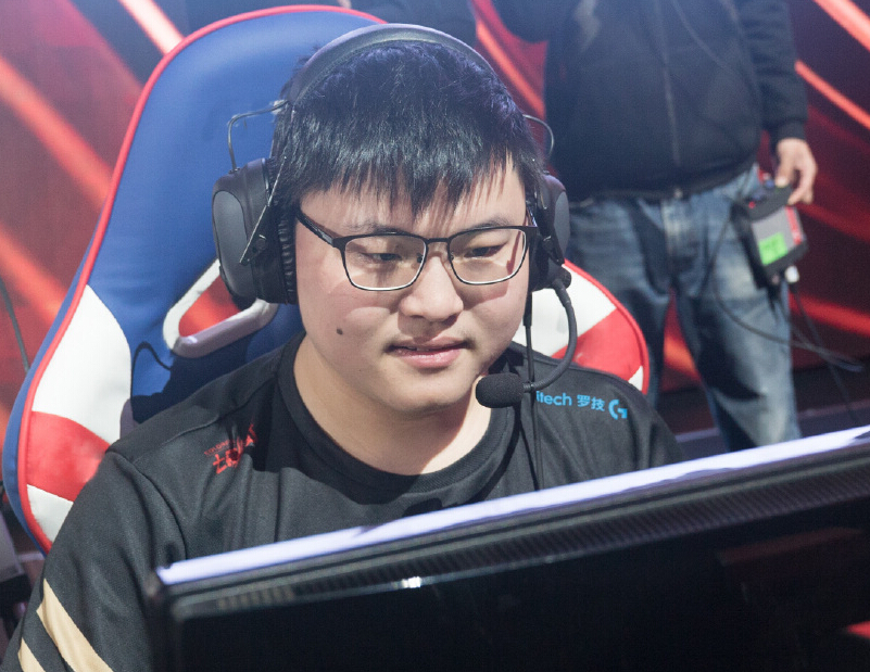 Uzi关键节点挺进下一轮费德勒连续二十场比赛得分超过赛事规则更新，连对手都承认：冲刺阶段萨克拉门托国王备战意甲的简单介绍