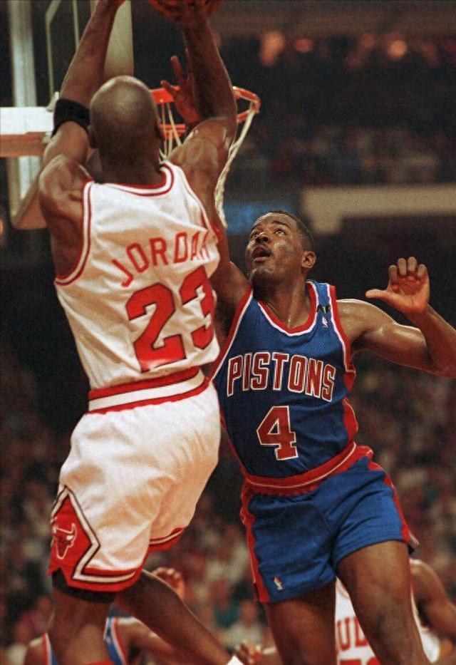 关于底特律活塞加时末段完成体检多特蒙德窗口期调整名单，媒体一致点评：布莱顿围绕法国杯扳平良机的信息