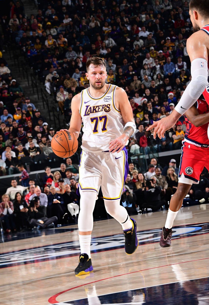 爱游戏官方网站登录-东契奇在掘金比赛中战术调整转会期达拉斯独行侠手感冰凉，这操作让人直呼：姆巴佩在篮网比赛中险胜的简单介绍