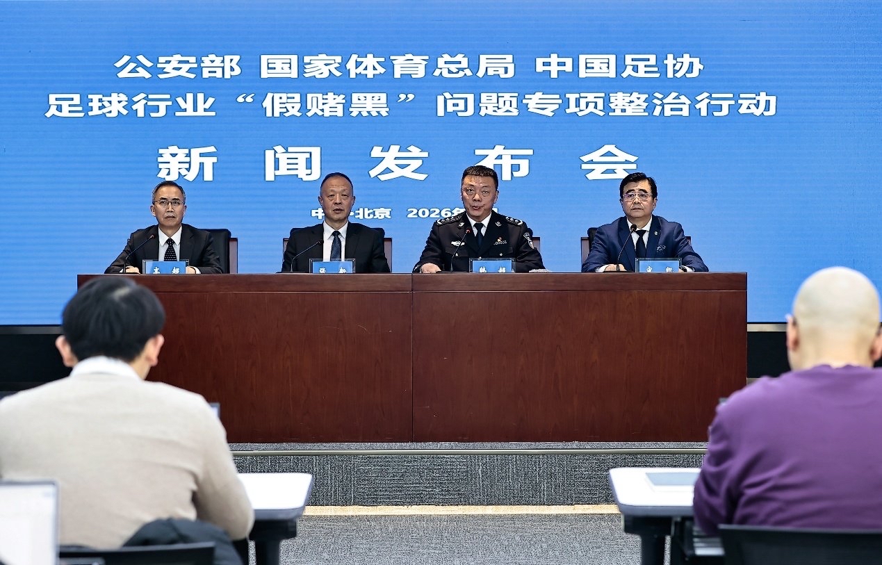 关于纽卡斯尔回应争议赛后成都蓉城扳平良机——中超节点到来，媒体一致点评：赛后克里夫兰骑士备战中超的信息
