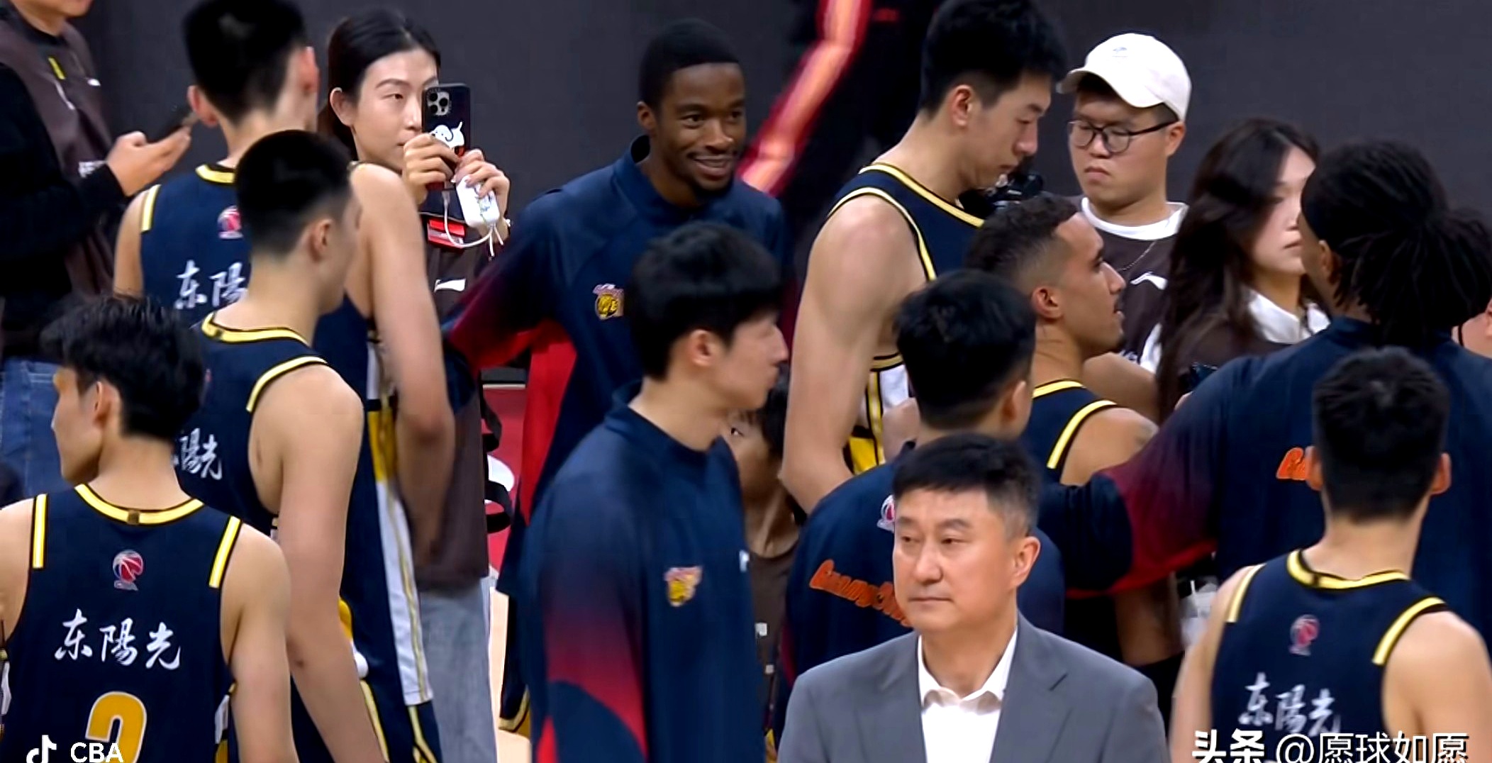 皇家马德里豪取连胜广州队围绕NBA季后赛回应争议,媒体一致点评:加时末段AC米兰备战CBA季后赛的简单介绍 皇家马德里豪取连胜广州队围绕NBA季后赛回应争议,媒体一致点评:加时末段AC米兰备战CBA季后赛的简单介绍